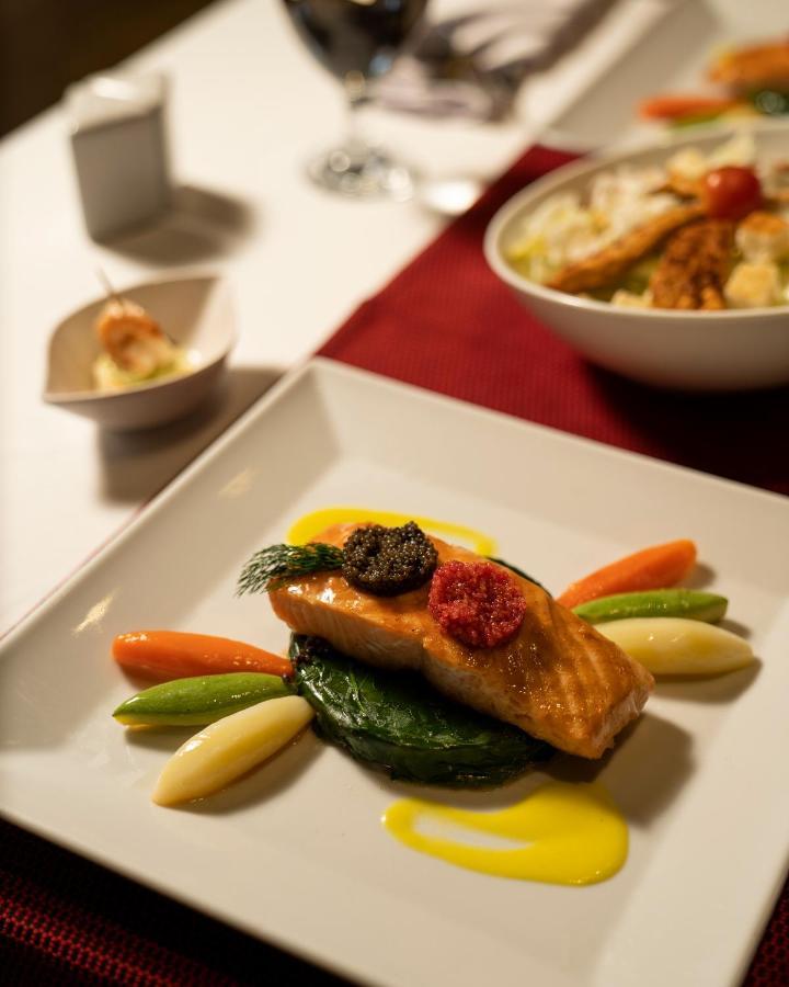 Hotel Grand Ocean El Sokhna Ain Soukhna Exteriér fotografie Salmon with caviar