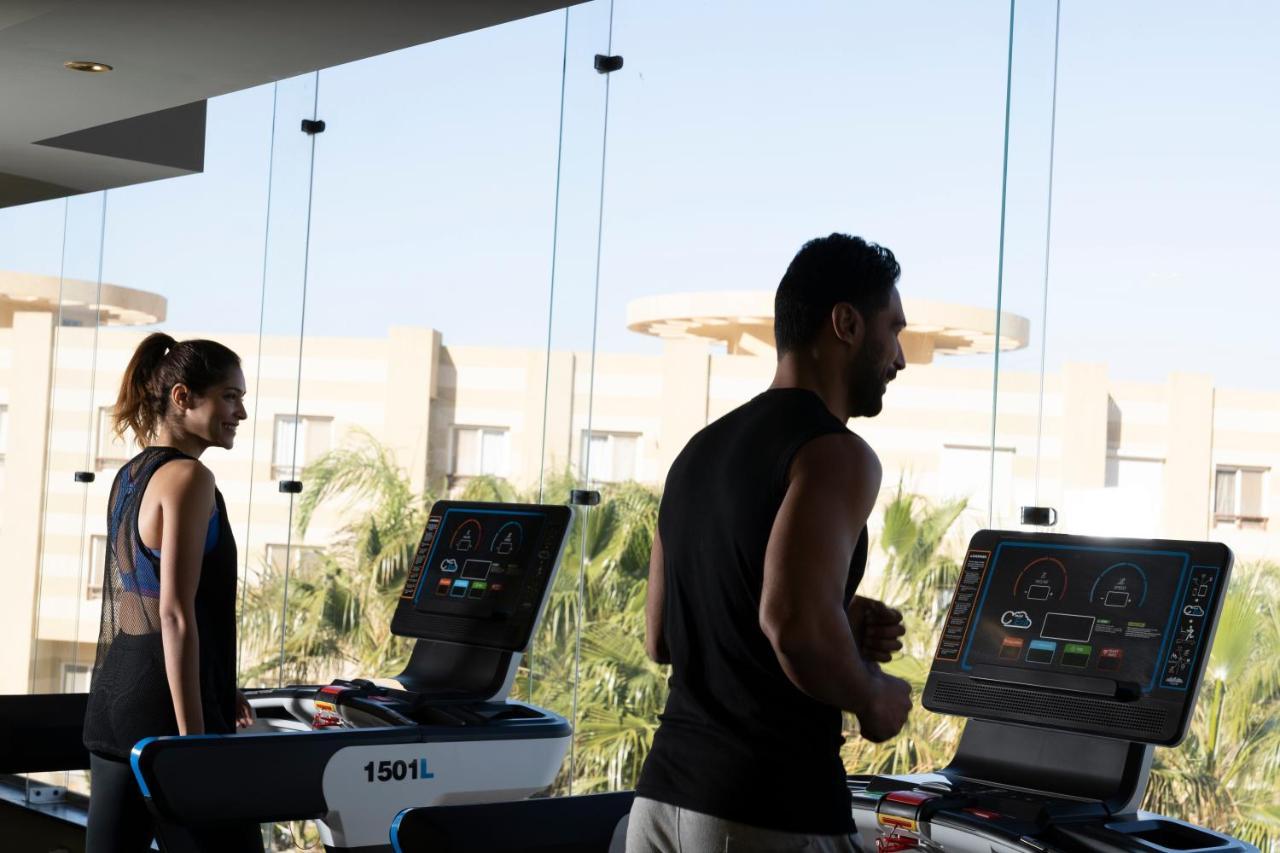 Hotel Grand Ocean El Sokhna Ain Soukhna Exteriér fotografie A treadmill with a screen