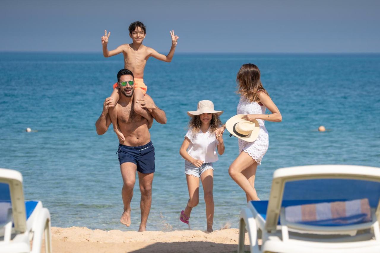 Hotel Grand Ocean El Sokhna Ain Soukhna Exteriér fotografie Family on a beach