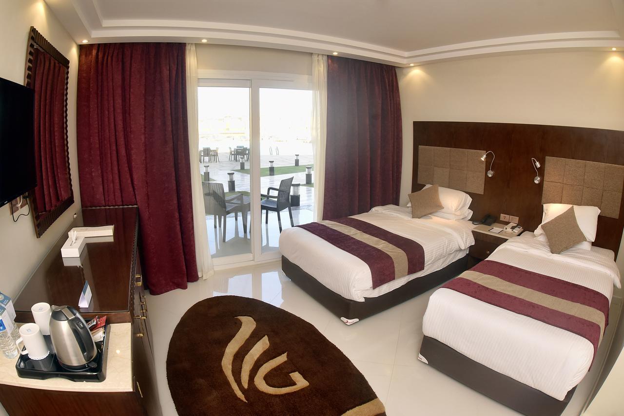Hotel Grand Ocean El Sokhna Ain Soukhna Exteriér fotografie A room at the hotel