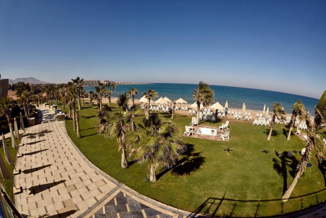 Hotel Grand Ocean El Sokhna Ain Soukhna Exteriér fotografie The beach at the Grand Hotel