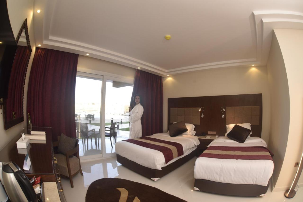 Hotel Grand Ocean El Sokhna Ain Soukhna Exteriér fotografie A room at the hotel